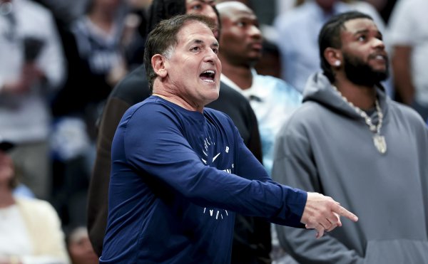 鑫赢智投 库班：卖独行侠时合同有保证我管理球队的条款 但NBA出手删掉了